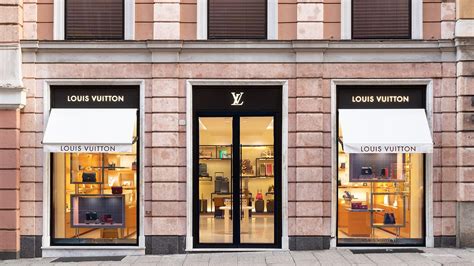 negozio louis vuitton genova orari|Louis Vuitton Genova Store in Genova, Italy .